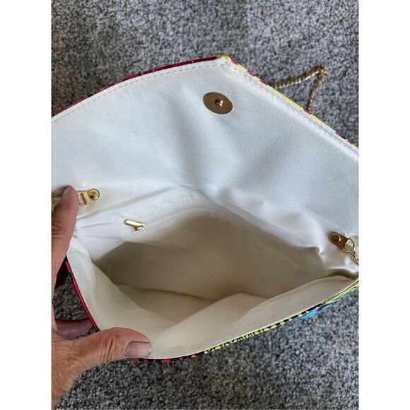 Graffiti Cross Chain Body Clutch - Picture 5 of 5